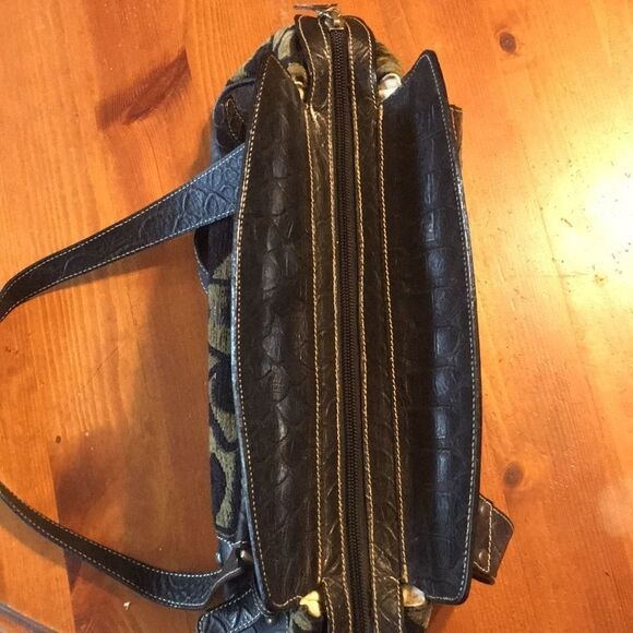 Petusco Handbag with Genuine Leather Trim - Picture 8 of 12